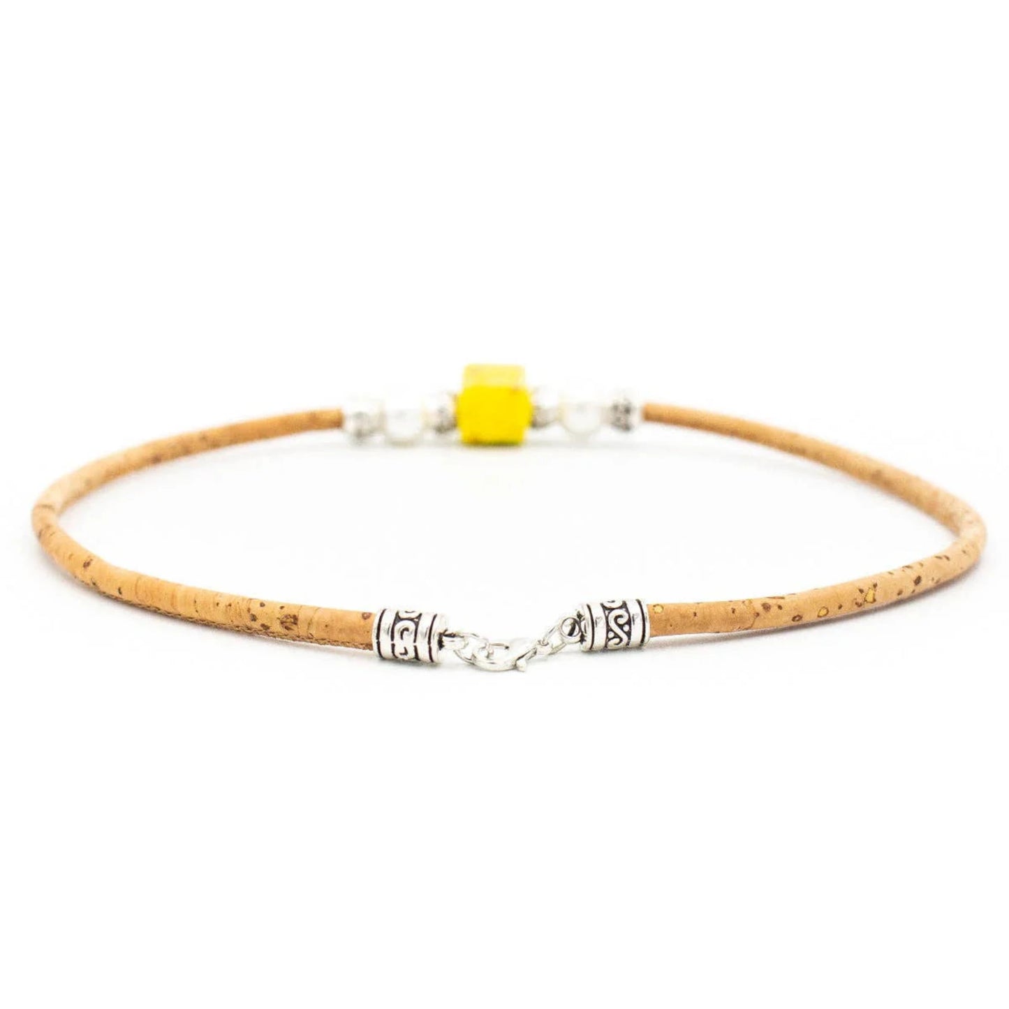 Halskette aus Naturkork und gelben Porzellanperlen