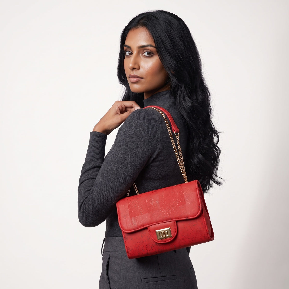 ntdecke jetzt unsere nachhaltigen und veganen Handtaschen aus Kork und finde dein neues Lieblingsaccessoire mit natürlichem Charme.