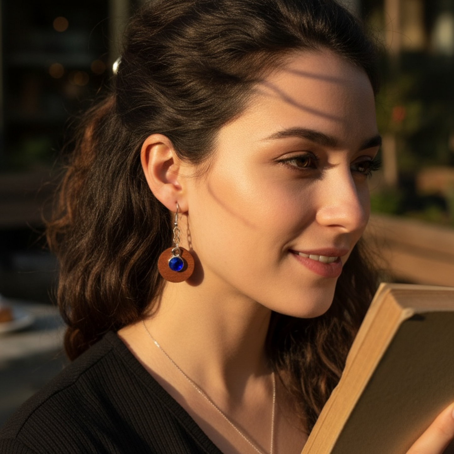 Stylischer Ohrring in blau-braun aus kork