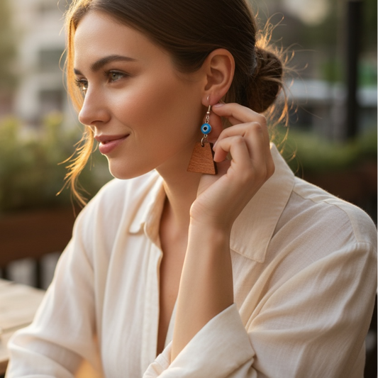 Handgefertigten Ohrringe aus blauem Korkseil