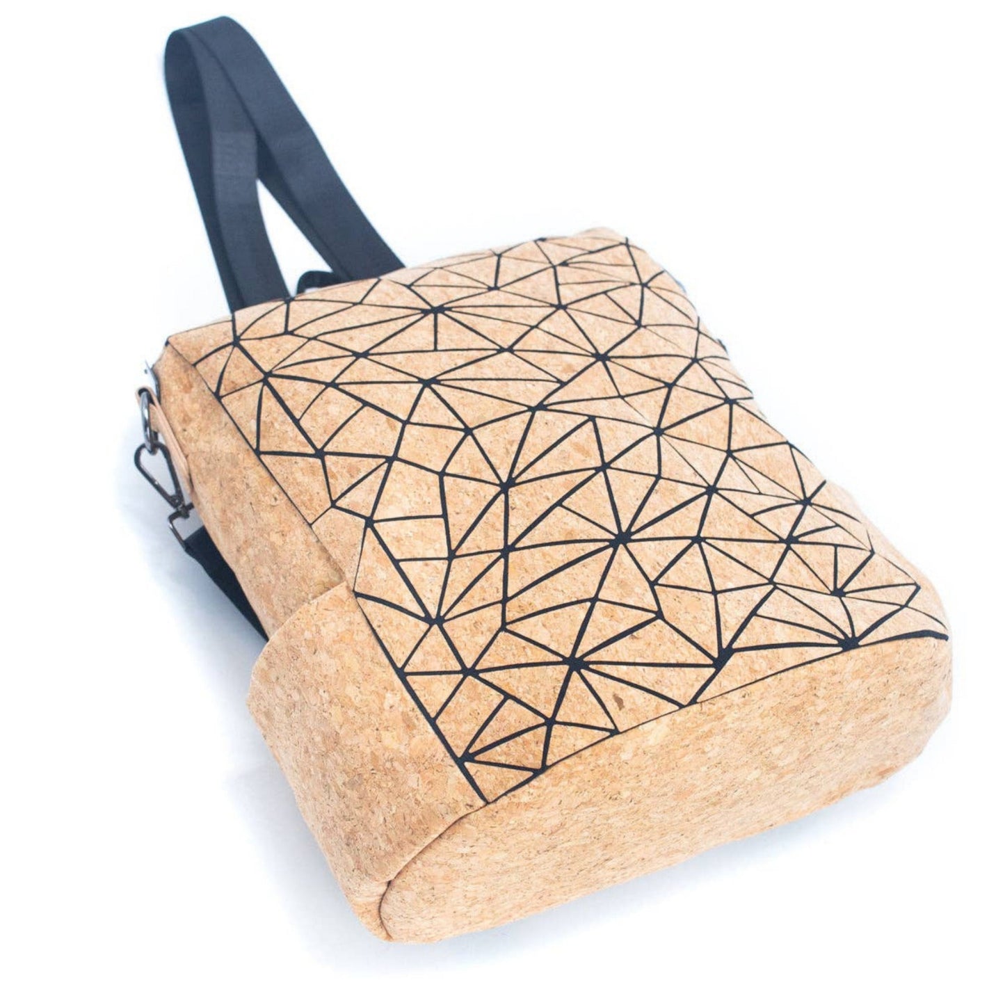 Das Beste an der Tasche ist, dass sie auf verschiedene Arten gestylt werden kann. Tragen Sie sie als Umhängetasche oder auch als klassischen Rucksack.