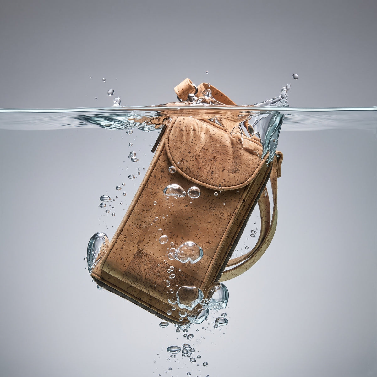 wasserdichte Handytasche aus Kork artelusa-niltro